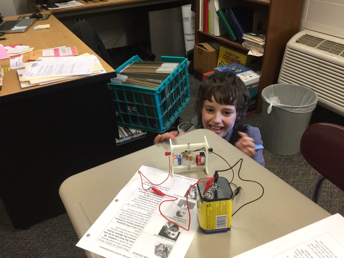 SkennedyTCE's tweet photo. Learning how a motor works @HerringDwayne https://t.co/cvOsuBIdka