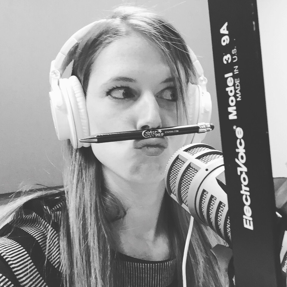 STAR999radio's tweet image. .@MeganStoneCT on the air! She has your passes to our #michaelsjewelers #StarKaraokeParty with @charli_xcx Listen for your shot to win!