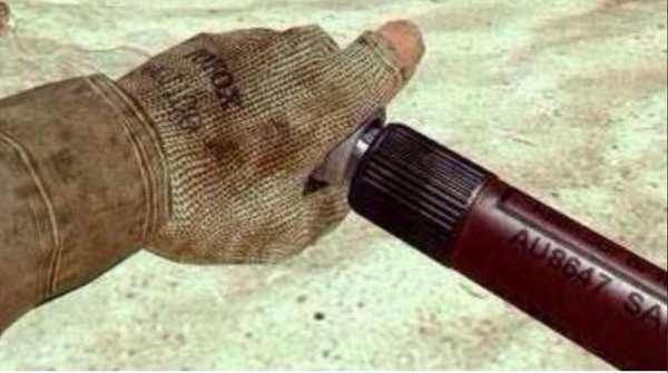 WorIdStarComedy's tweet photo. When she tries to curve you in the DMs https://t.co/1QY5CMpTvt