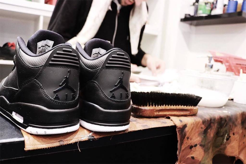 On est partie à la rencontre de <a href="/sneakersnchill/">Sneakers & Chill</a> - L'atelier qui donne une seconde vie à vo… ift.tt/2jF2277