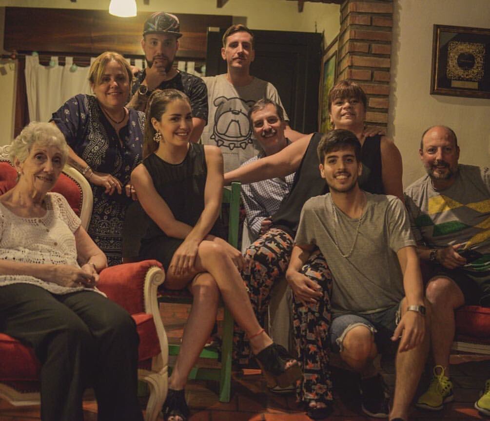 alixespos's tweet photo. ESTA FAMILIA 🔝 https://t.co/LvFGivM61Q