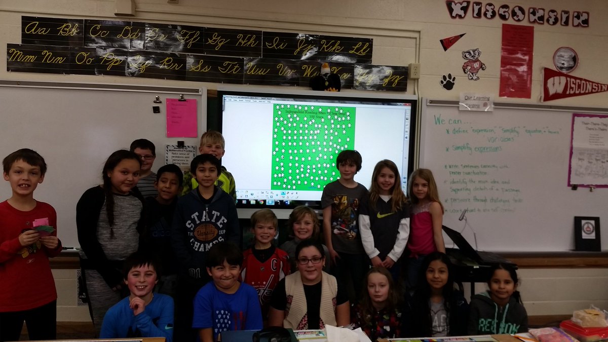 AbbNor's tweet photo. Each star represents 20 min. that these amazing readers read at home.Way to go 4th graders!#bemoreawesome @EVEagles https://t.co/HbjM5cR4GO