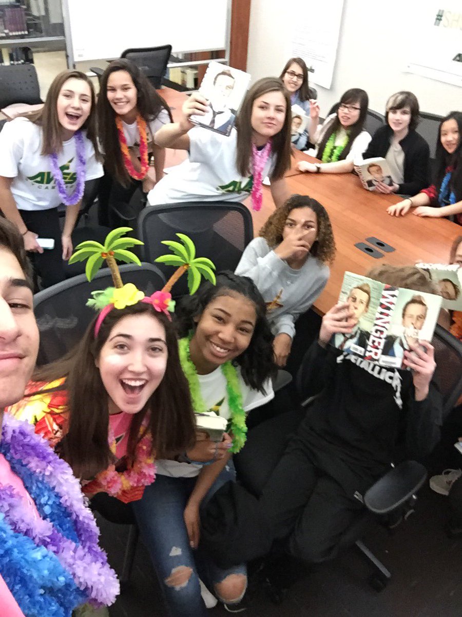 patrick_tueimeh's tweet photo. Team 16 having fun in the hub #sycfc    @TiltDog99 https://t.co/wKabEt9eyx