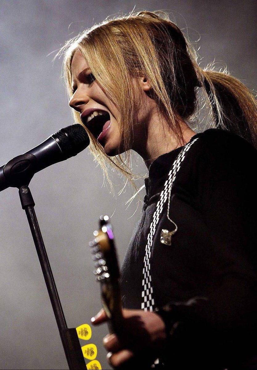 ❤️<a href="/AvrilLavigne/">Avril Lavigne</a> ❤️The best singer of the fuckin' world! 🤘