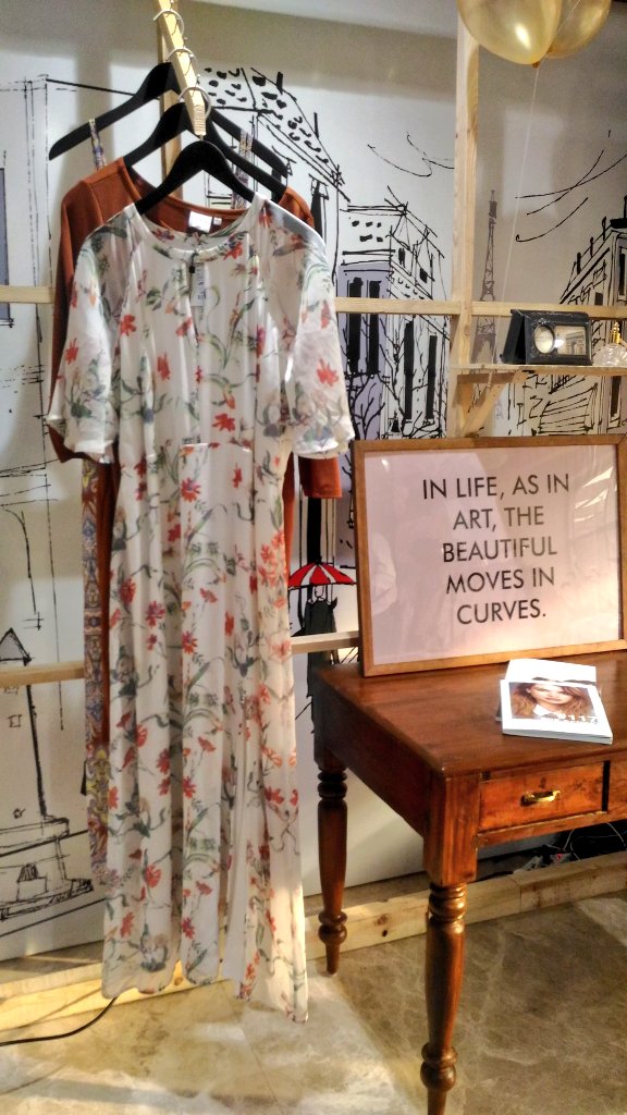 RitchStyles's tweet photo. Subtle floral gowns & dresses from @junaroseglobal are something fresh and contemporary for the plus size people out there #SS17Preview https://t.co/ja7pVvgr3o
