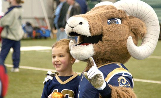 1. Rams new HC Sean McVay all smiles after finally meeting teams mascot. 