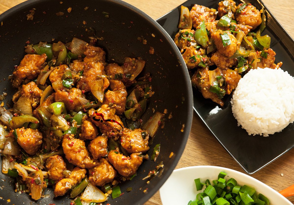 Indisch-chinesisches CHILI CHICKEN 😋🌶 Rezept: m.youtube.com/watch?v=88i6WA…
#spicy #spicyfood #yummy #yasilicious