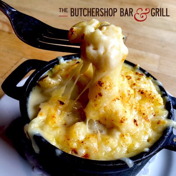 You all know we don't mess around when it comes to our meat, and our awesome Mac'n'cheese is no different! Here's to a great weekend!