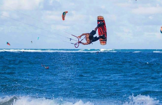 RDBeefJerky's tweet photo. ¡No importa el día de la semana, @posito_martinez siempre anda por los aire!💥💦
📷@socialzealot #kitesurf #extremard https://t.co/hypYfPjcG0