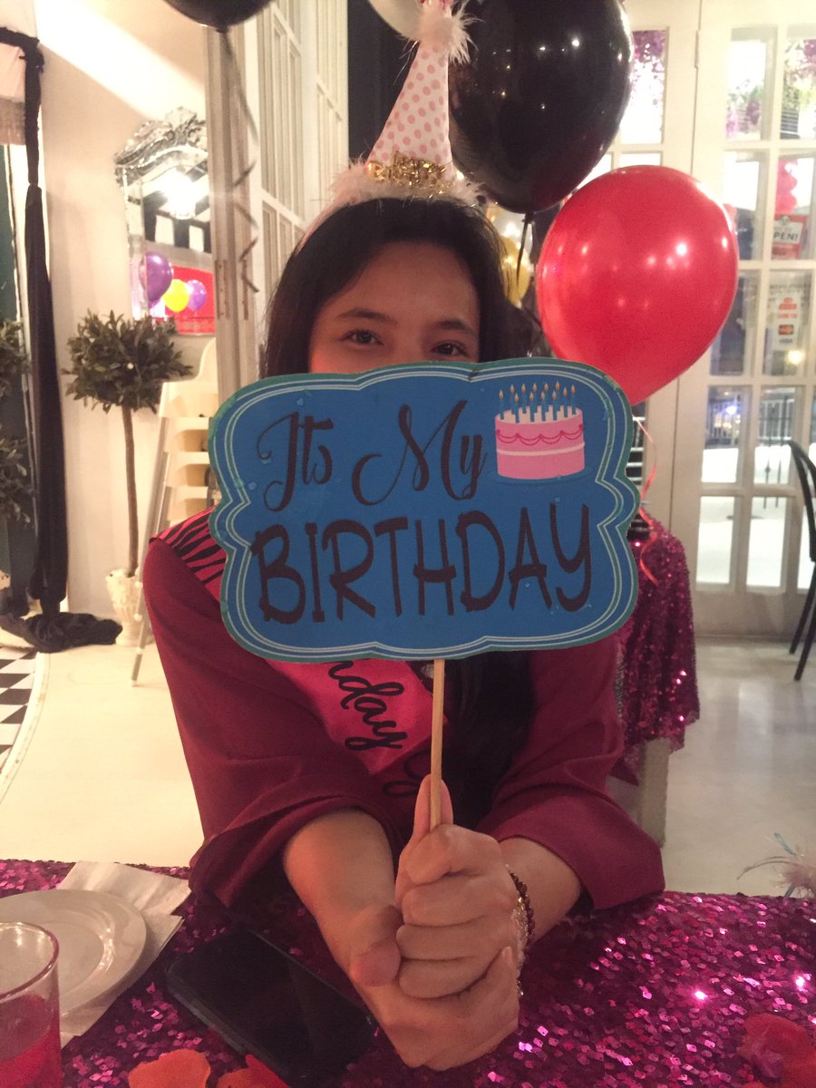 noramazrisha's tweet photo. Thank you so much syg😍😍 @ArifrauzanAn really really love it! So romantik la😚 #floracafe #almost21 https://t.co/O2NkRRJHMD