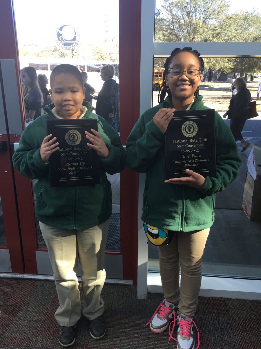 ITeach_MsYork's tweet photo. We won:
1) 2nd place Social Studies Division 1
2) 3rd place ELA Division 1
3) 1st place Banner
4) 1st place Spotlight Your Club
#betacon17 https://t.co/hT1PXRMeQO