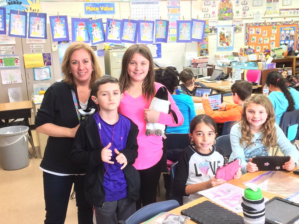 MR_ABUD's tweet photo. BYOD reward hour in @dawn_schop classroom to celebrate great performance by 4th grade students on mid-year progress! #TeamTwain https://t.co/PXLYfnpOfa