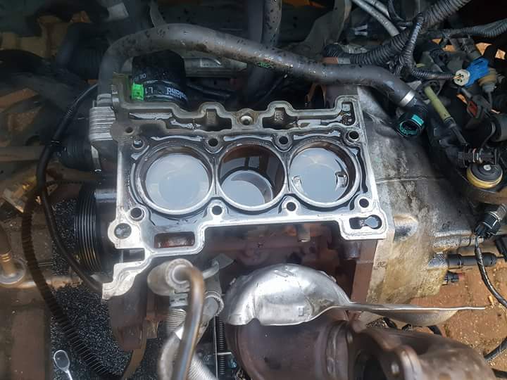 grahamada's tweet photo. @FordisFailing want to see a bad design #donttrustford #EcoBoost #ecoboom #ecobomb @ford i am back https://t.co/peFb1HexO9