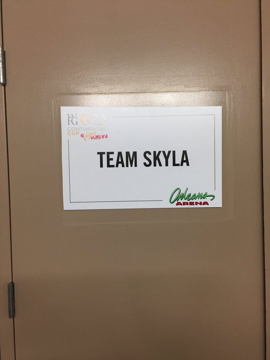 jjonescurl's tweet image. Having a blast in #Vegas at the @CurlingCanada #ContCup Thank you to Jon for setting Skyla up with her own dressing room and pass! #princess