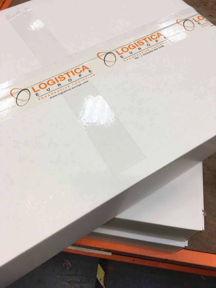 LogisticaUK's tweet photo. @LogisticaEurope had an addtional five pallets of fulfilment orders processed today than expected. 📦📦 #3PL #Courier #TeamLOGISTICA https://t.co/OgYdHOCwJr