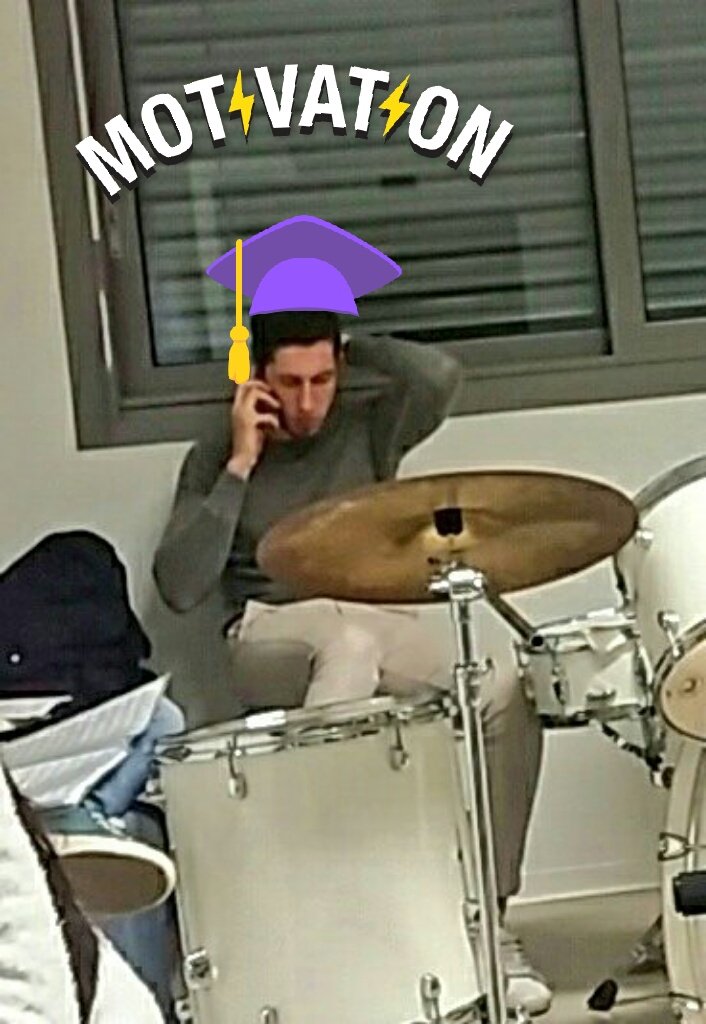 Marika_pizzol's tweet photo. Sempre molto impegnato insomma.... #modematteo #playphone @pessotto_matteo https://t.co/f82sFI6GQ4