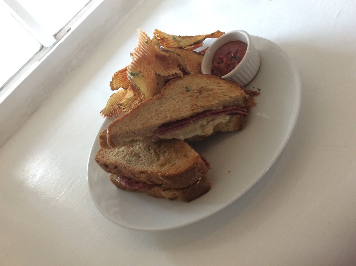SantacafeSF's tweet photo. Santacafè "Reuben" on Housemade Rye Bread, Sliced Corned Beef, Swiss Cheese, Sauerkraut &amp; Dijonnaise... https://t.co/tn4wo4mFnX