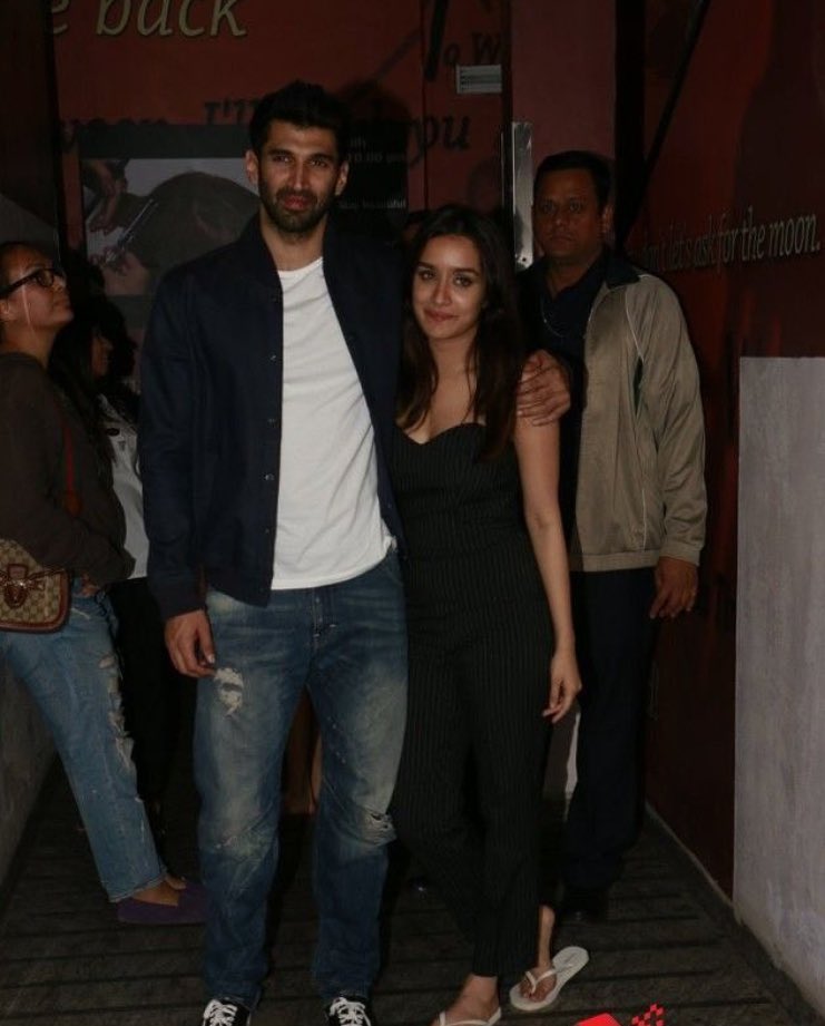PKundlas's tweet photo. Lastnight pics Smile eyes wow dress kills me @ShraddhaKapoor looking gorgeous love u πΊπππππ#myjaanus rocks together love u #okjaanu π€π€ https://t.co/CVqmTZqfLL
