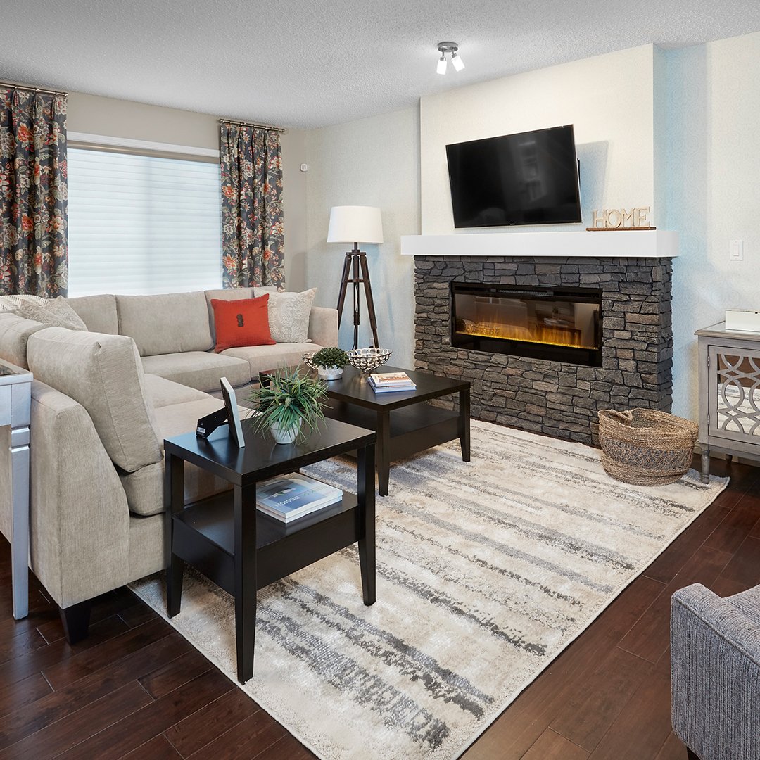 WallTheory's tweet photo. A beautiful stone fireplace can really tie the room together like a nice rug.
https://t.co/DrozWkFrSb
#diystone #qualitystone #diyproject https://t.co/auNM0BioT5
