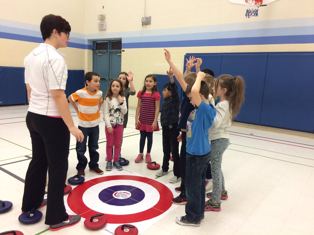Kennedygrade3's tweet photo. Learning how to curl with Rocks and Rings! https://t.co/hSMEkYiRVV