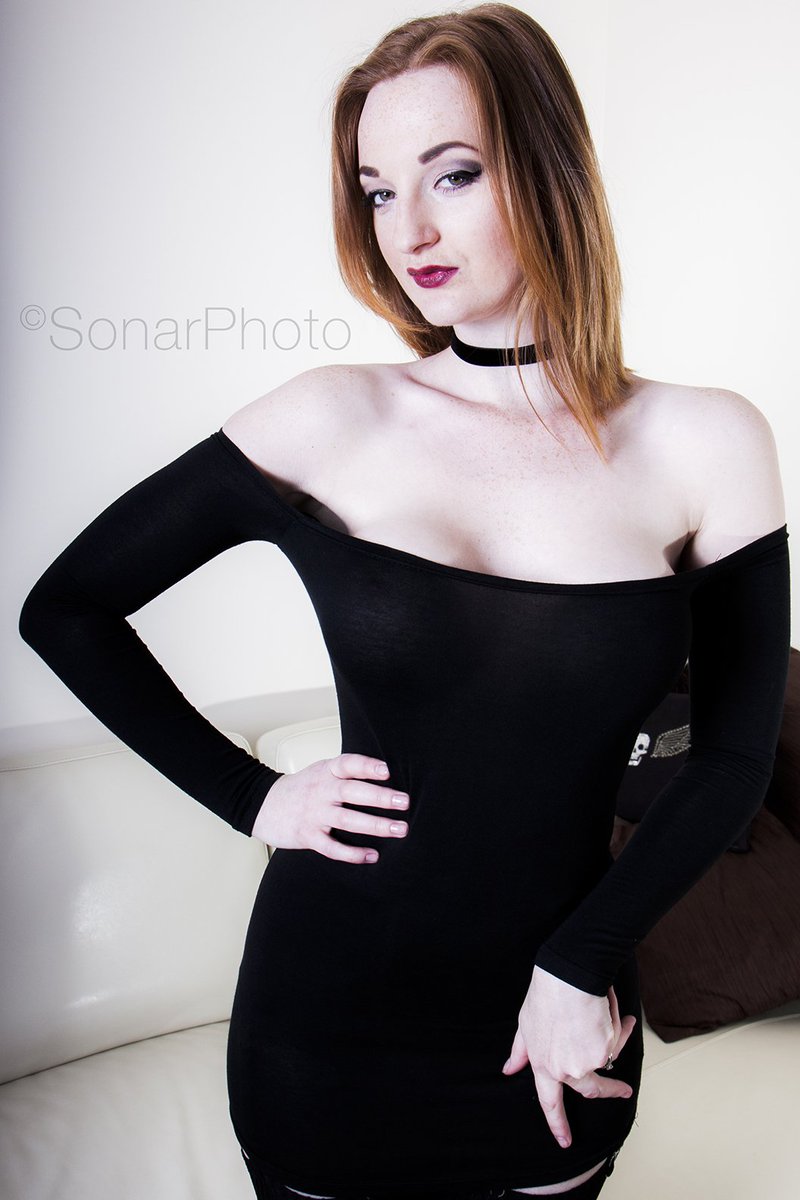 SonarGraphic's tweet photo. Bad Babe @ZaraDuRose she is a very cool model. https://t.co/sUIarm0Ttl