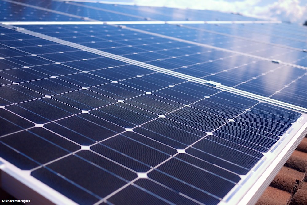 unep_espanol's tweet photo. Un futuro energético bañado por el ☀️: 30.000 paneles solares se instalarán cada hora en el 🌎 en próximos 5 años. https://t.co/aPJAPbqF60 https://t.co/aA1PRT6Ewg