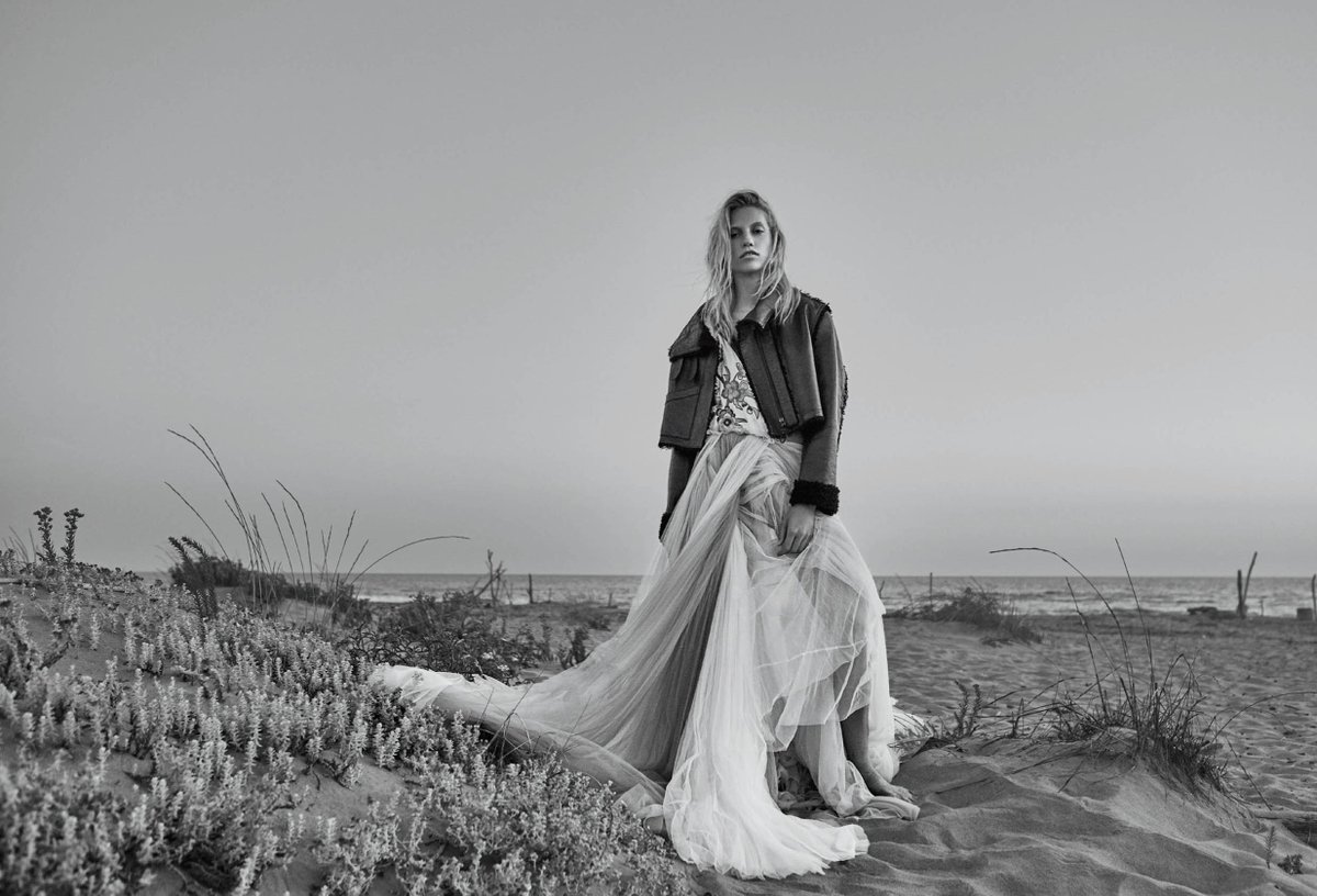 NewYorkModels's tweet photo. Reborn 🐎 Laura Schellenberg is at one with nature for @ELLEMexico Ph: Byron Mollinedo #LauraSchellenberg #TeamNYMM https://t.co/bXnbJHh0mL
