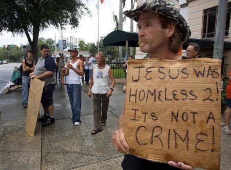HelpHomeless_1's tweet image. This is an example of a homeless person being religious. Jesus was homeless and we should love other as we love him
