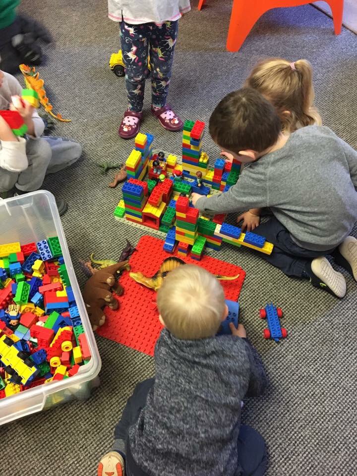 kitesnursery's tweet photo. Using our imagination building a jungle for our dinosaurs #preschool #lego #dinosaur #imagination https://t.co/fexHOixNrr