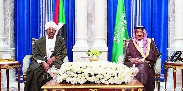 #الملك_سلمان  يهنئ الرئيس السوداني خلال اتصال هاتفي بنجاح عمليته الجراحية، وبرفع بعض العقوبات الأمريكية عن السودان.
mofa.gov.sa/ServicesAndInf…