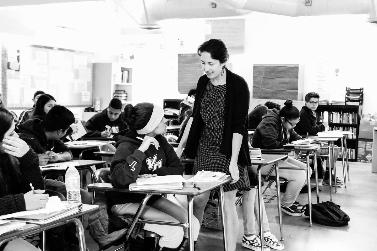 GreenDotSchools's tweet image. Get paid to earn your #teachingcredential! Apply for the #Adelante program and earn while you learn. bit.ly/2fyWdak