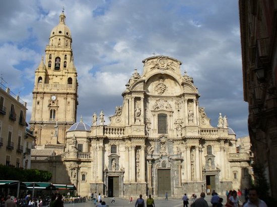 #Curiosidadesrurales ¿Sabías que con el ‘deporte’ ciezano de lanzar huesos de oliva con la boca, #Murcia posee otro Récord Guinness? ¡Vente!