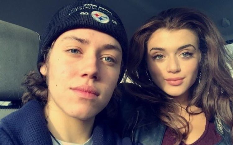 Итан девушка. Итан каткоски сейчас 2022. Итан каткоски ethan cutkosky 2022. Итан каткоски и эмми россум родственники. Бриэль барбаска и итан.