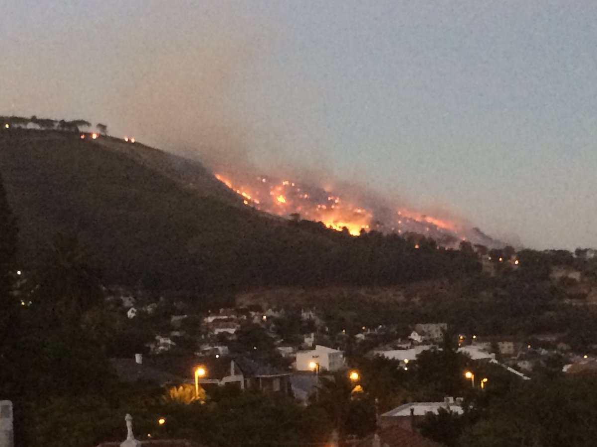 #SignalHillFire