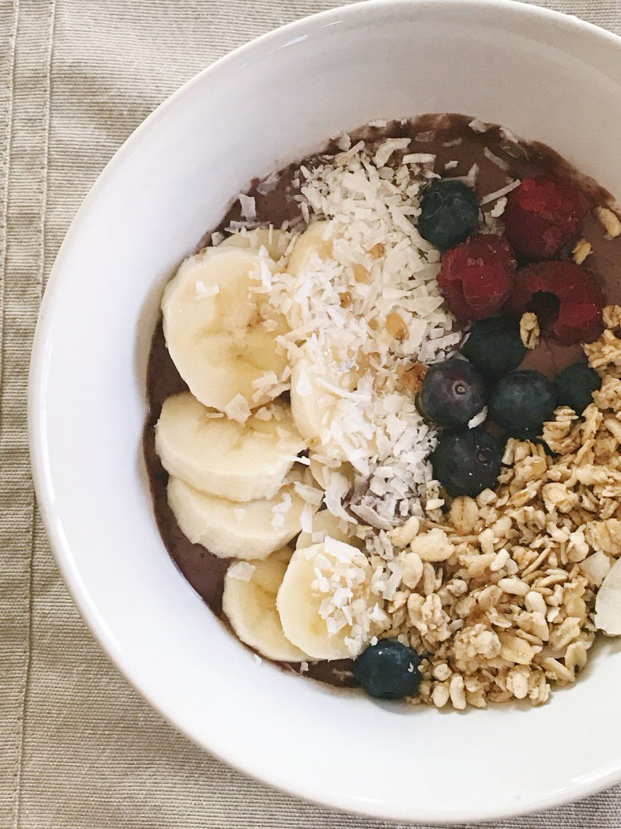 besosalina's tweet photo. Want to go on a tropical vacation, at least for a breakfast? Make these yummy acai bowls at… https://t.co/XsByhWZJaZ https://t.co/iiiUyUEao0