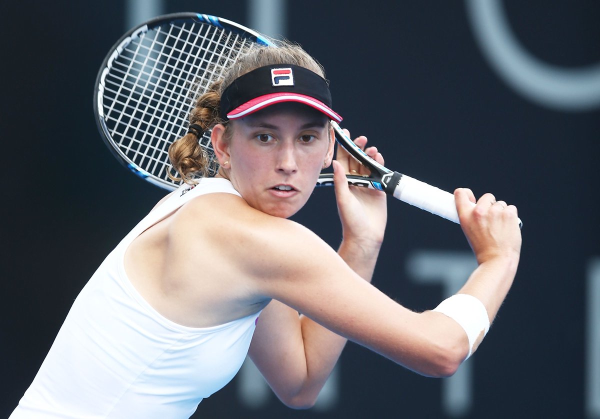 ELISE MERTENS C2ExHy1UcAA_qwB