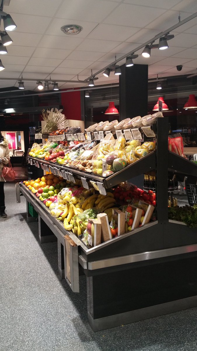 mimibeloeil's tweet photo. #MyAuchan convenience store in Vaugirard  #Paris 
Splendid transparency in urban #Retail @AUCHAN_France #nrf17 https://t.co/UM22jmFaRv