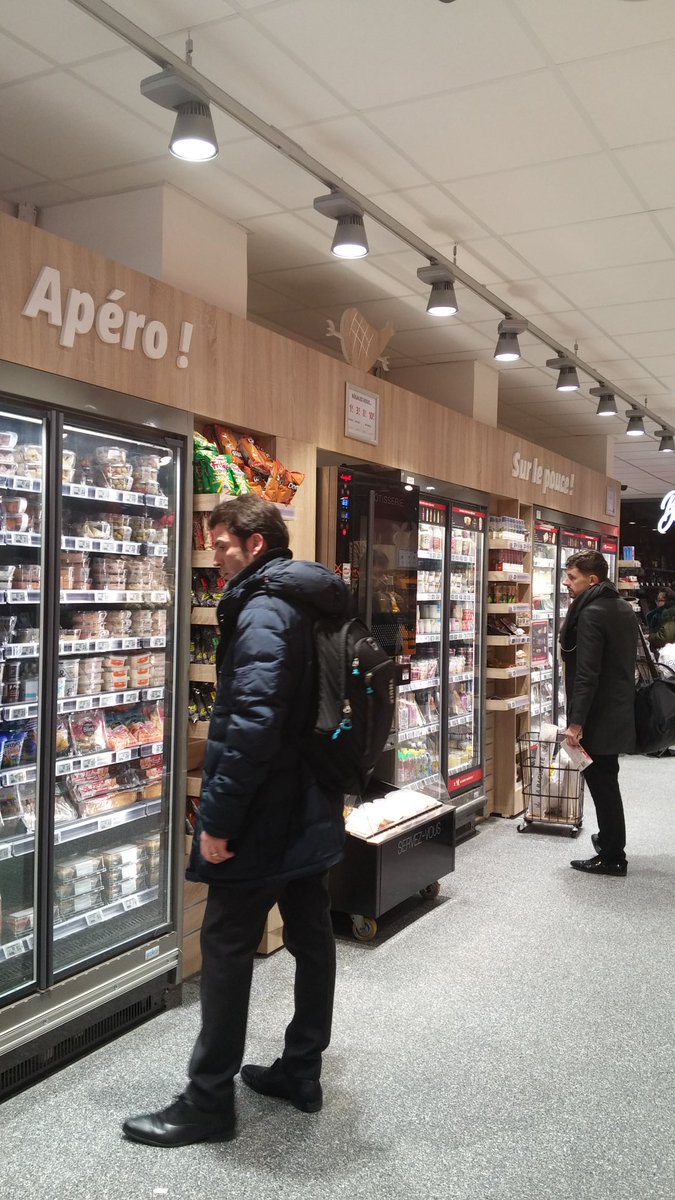 mimibeloeil's tweet photo. #MyAuchan convenience store in Vaugirard  #Paris 
Splendid transparency in urban #Retail @AUCHAN_France #nrf17 https://t.co/UM22jmFaRv