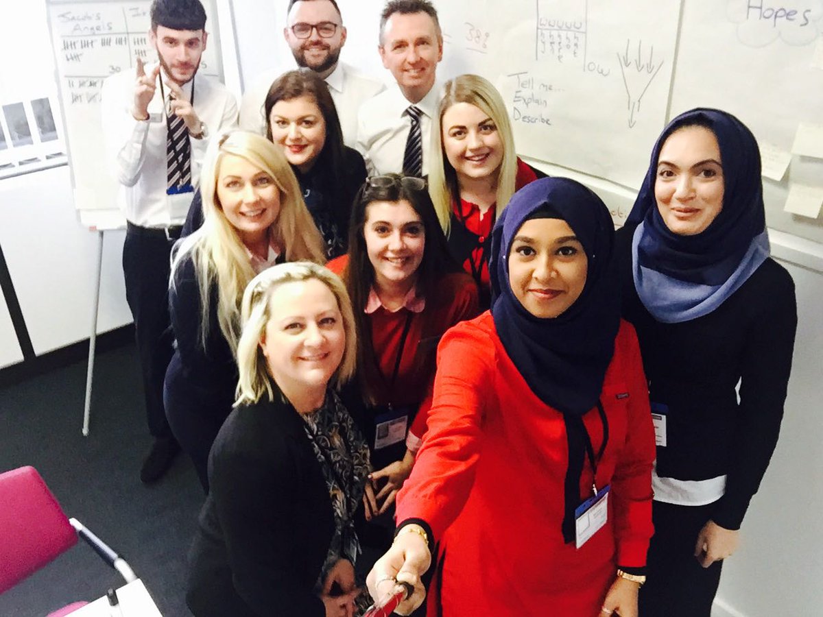 CharlotteSimms5's tweet photo. An amazing first week of PBM training with amazing people @Connolly_Alice @LaurenOlerensh1 @DannyNewell_ , Attia, Nasreen, Roxy and Jacob https://t.co/nFgBTqRL8M
