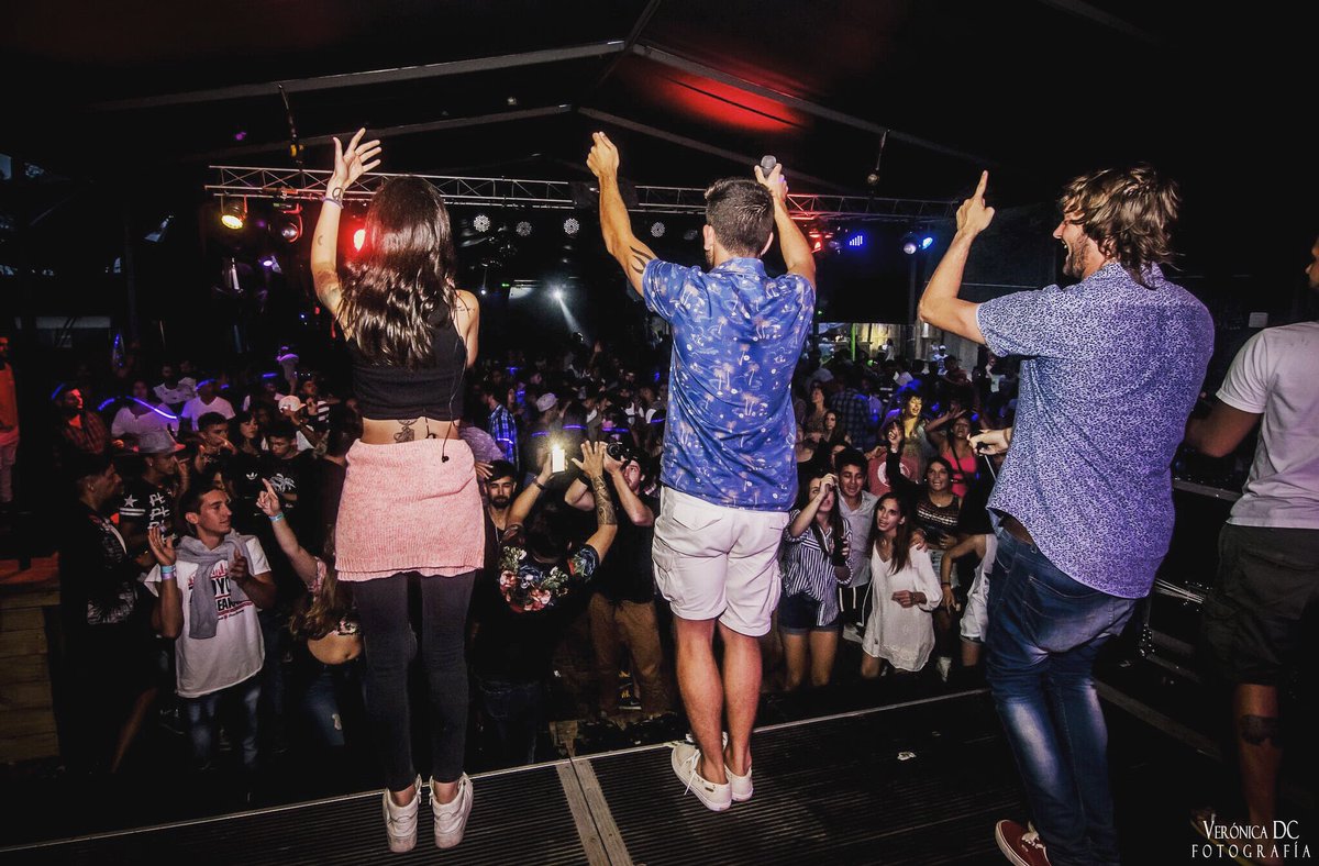 MawiOficial's tweet photo. Hola 👋Como están pasando en su verano? En pocos días se viene ➡️Hola Verano ⬅️ en formato Video Lyric. Sigan gozando 😎#dalequesuena #mawi https://t.co/1JT4d3CSsN