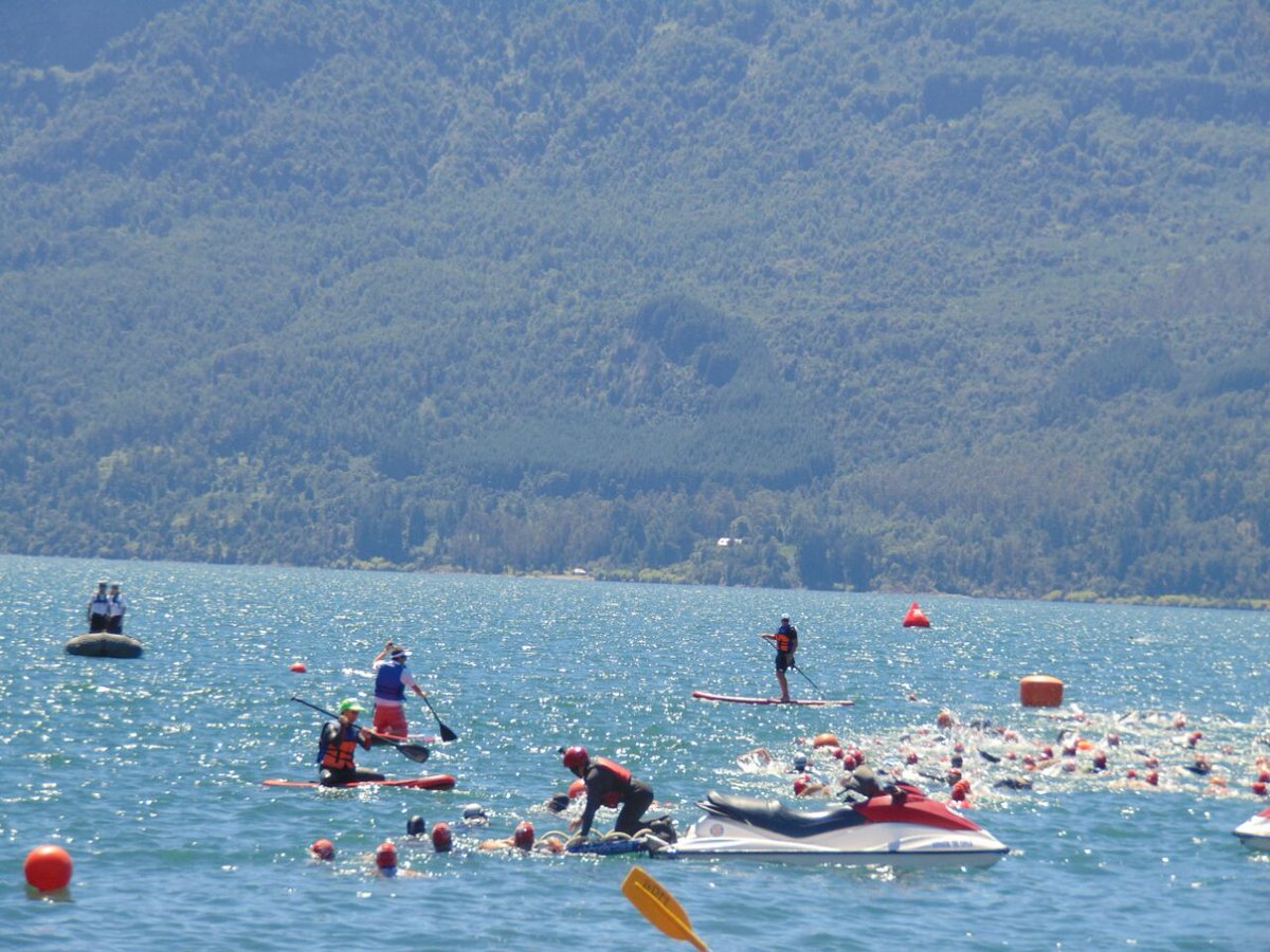 Armada_Chile's tweet photo. Dispositivo de seguridad en la carrera IronKids, realizada hoy en el marco de las actividades de @Ironmanpucon https://t.co/aKQ8gNLG0b