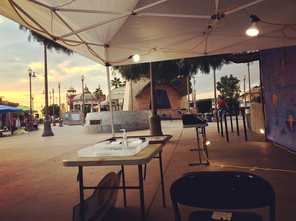 Artwarsla1's tweet photo. 🚨#Artwarsla pop-up shop!! At the #boyleheightsfarmersmarket every Friday from 3p-8p! Come get some stickers &amp; paint with us!! https://t.co/eRsCFHytkZ