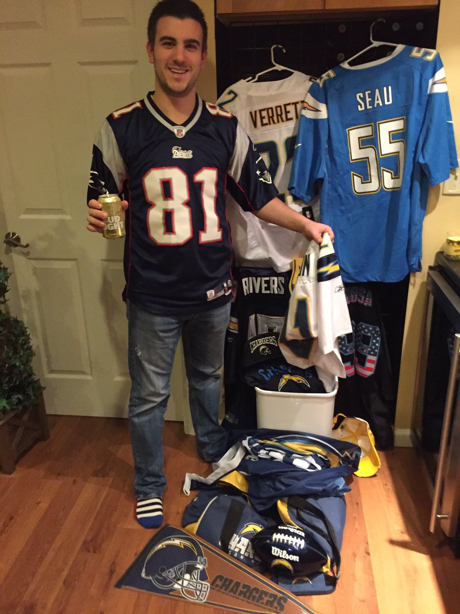 TheRealFogel's tweet photo. From shtick by shtick to brick by brick #SBTix4Life #Sweeps @stoolpresidente @barstoolsports @budlight #bradybelichickportnoy https://t.co/EKhsBKxRHF