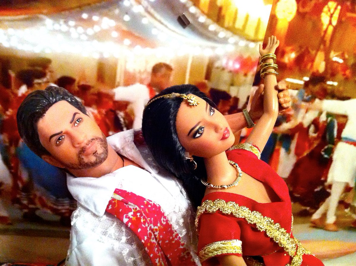 breakfreeofbox's tweet photo. .@iamsrk @TheMahiraKhan This song was a challenge for dolls but SO good! Enjoy my tribute 2 #UdiUdijaye from #Raees: https://t.co/PLGJhoG3TR https://t.co/fsUWVlIms1
