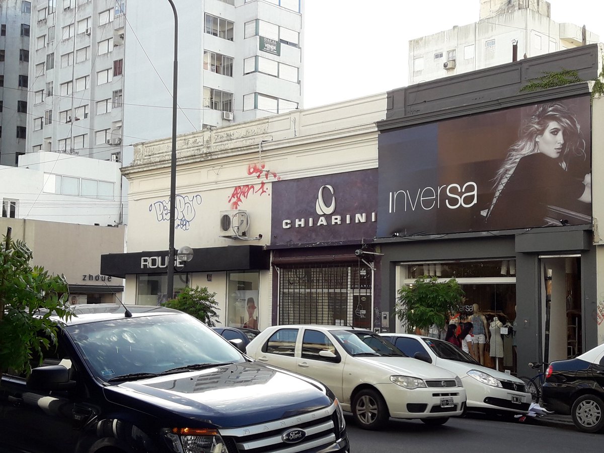 dkbonelli's tweet photo. Por fin me hiciste caso, Julio. Te abriste una tienda de ropa https://t.co/hCLeDUrED4