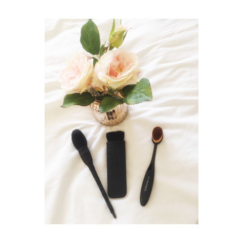 CRMillinery's tweet photo. Ebay Bargains-High End Make Up Brush Dupes. https://t.co/CVpeDfCTx8 https://t.co/7ZJVWgeFOD