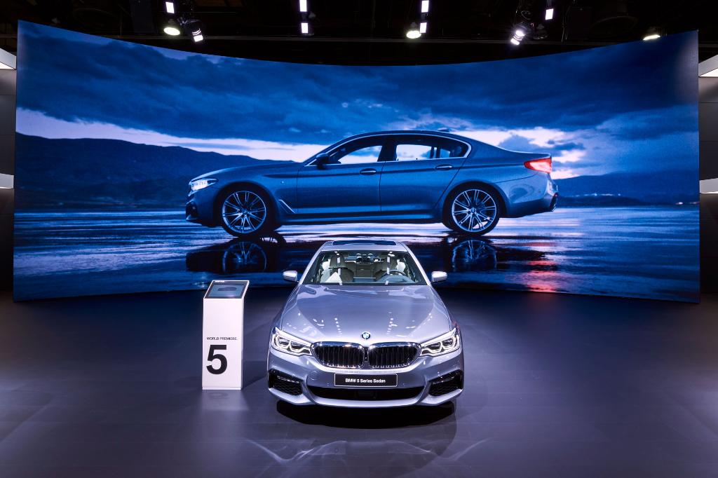 BMW's tweet photo. Tomorrow #NAIAS opens its doors. The all-new #BMW #5series Sedan and the BMW Concept #X2 are among the highlights of the show. #BMWNAIAS https://t.co/Hrhvanak2f