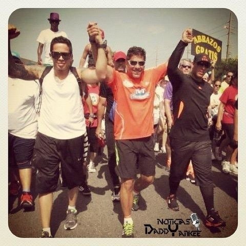 CindyDuars's tweet photo. Mas de 24 horas caminando por una meta por nuestra bandera, por nuestro país!! Puerto Rico!!💯💯 @DeLaGhettoReal @daddyyankee https://t.co/nwDFiDSuMp