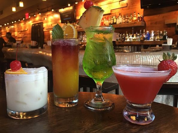 Sazonnyc's tweet photo. This is how we do Fridays! #TGIF #HappyHour https://t.co/Nkrd2CC1ak