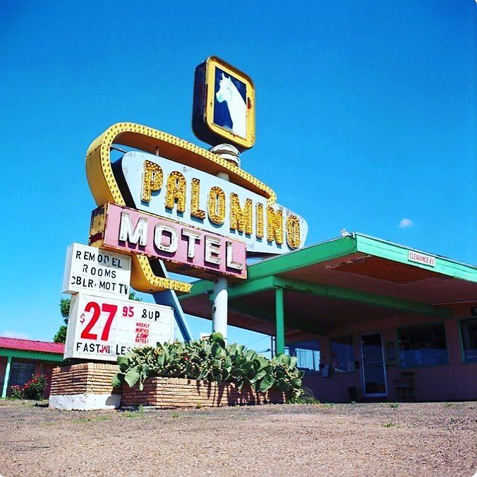 ParlayStudios's tweet photo. Hotel, motel, Holiday Inn ( 📸 #danielregner #vacationmood #parlaystudios #filmstudios https://t.co/LN3s082QfX https://t.co/NSXVjpKy0L